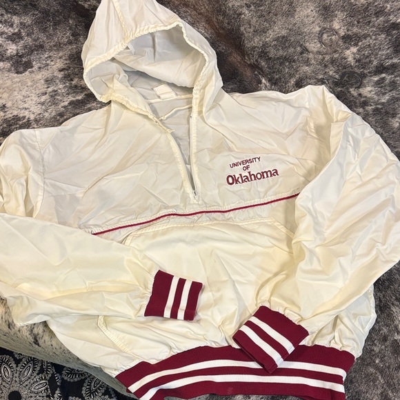 Jackets & Blazers - Vintage University of Oklahoma Women's Cream Pullover Windbreaker Jacket